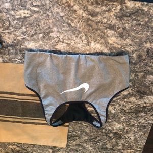 Lg gray and black sports bra